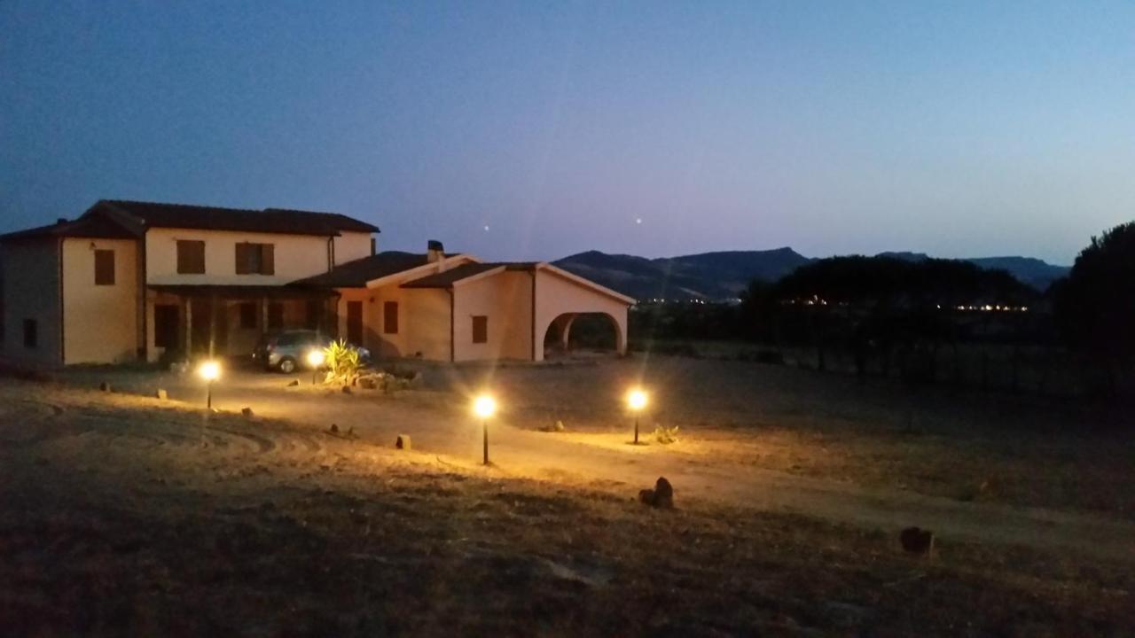 Villa Jolies Viddalba ห้อง รูปภาพ